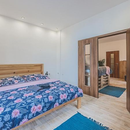 Carolina'S Central Apartment Hradec Králové Zewnętrze zdjęcie
