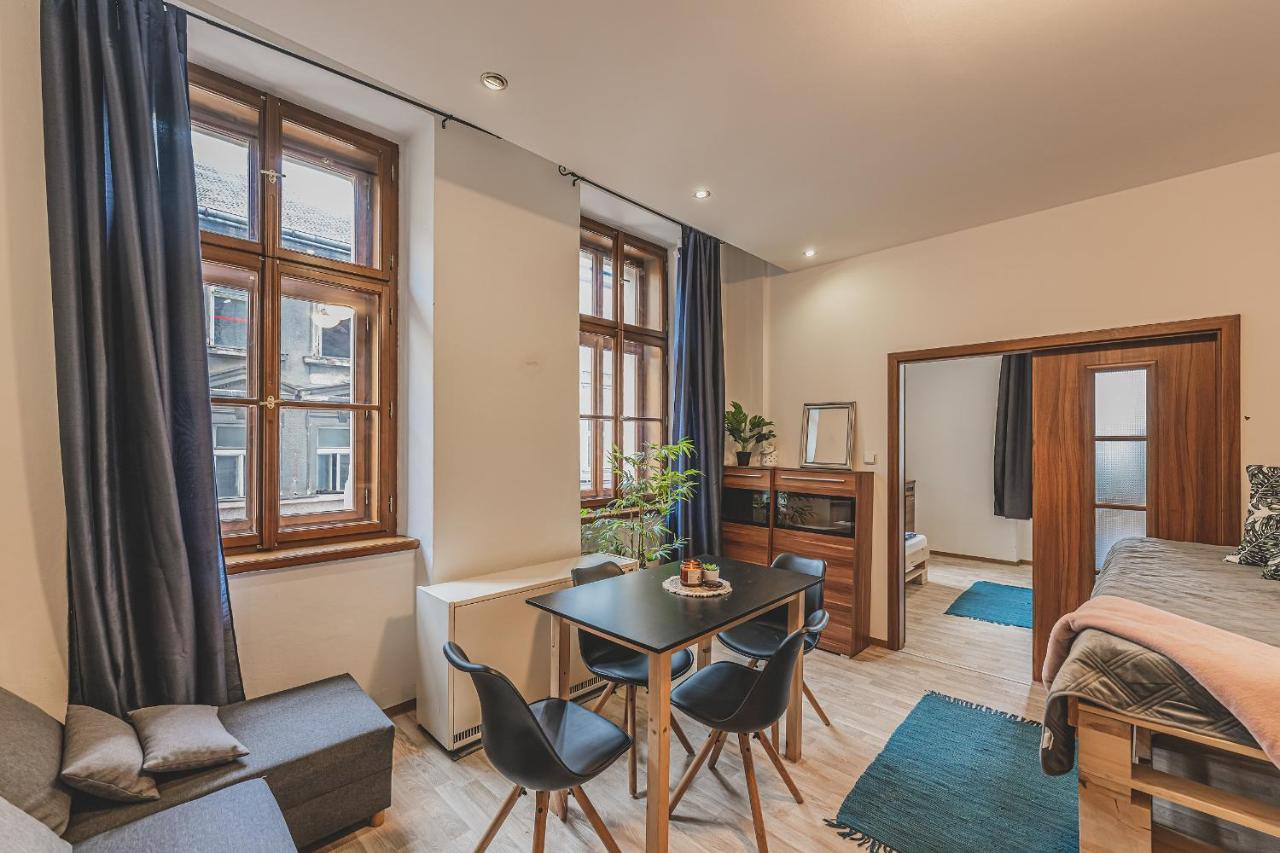 Carolina'S Central Apartment Hradec Králové Zewnętrze zdjęcie