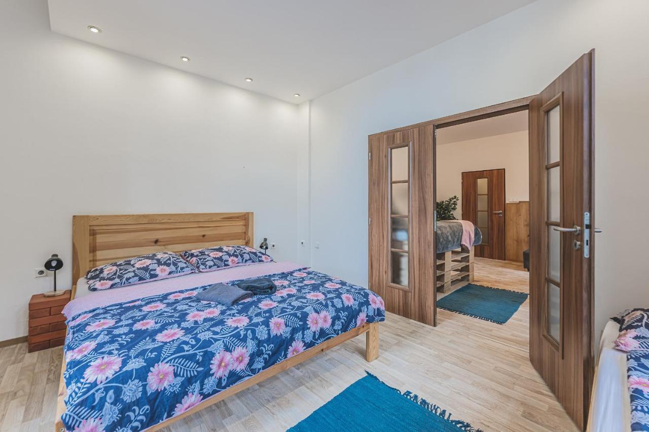 Carolina'S Central Apartment Hradec Králové Zewnętrze zdjęcie